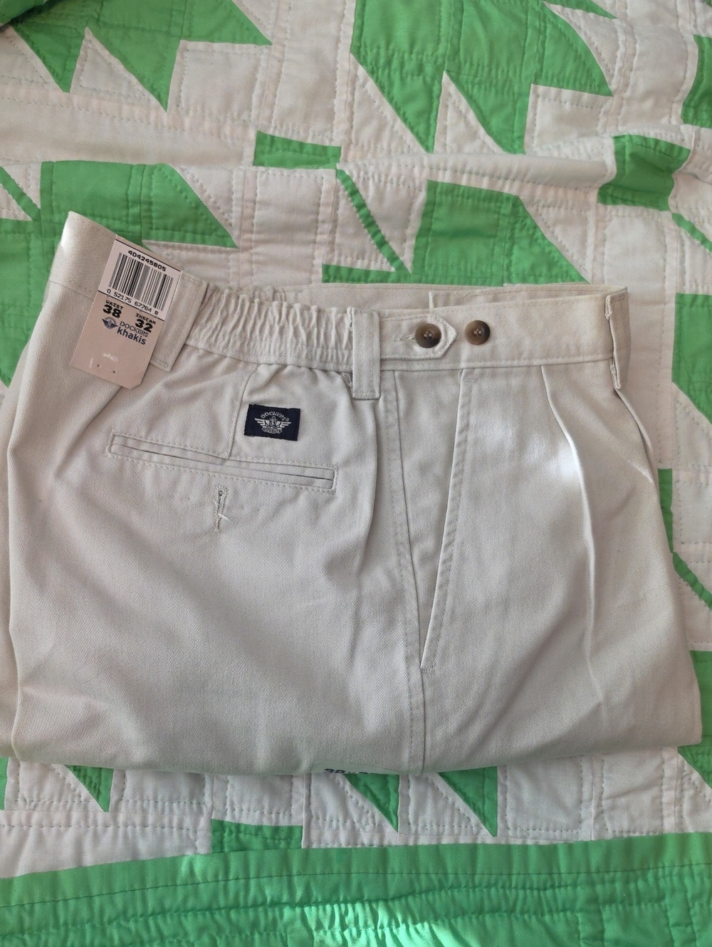 Dockers Men’s Light Beige Pleated Chinos